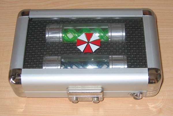 T-Virus und Anti-Virus Replika Set