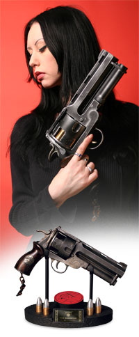 Hellboy: 1:1  Revolver - The Samaritan