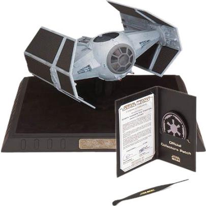STAR WARS - Darth Vader TIE Fighter mit Display Case